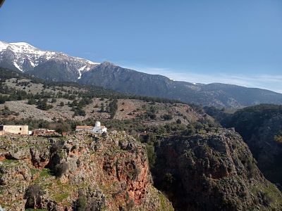 pueblo de Aradena