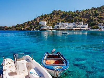 Loutro vista