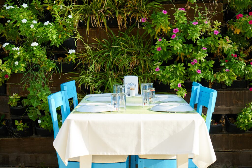 mesa jardin griego