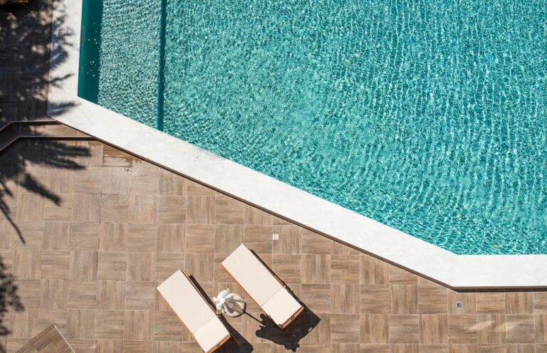 piscina hotel Chania